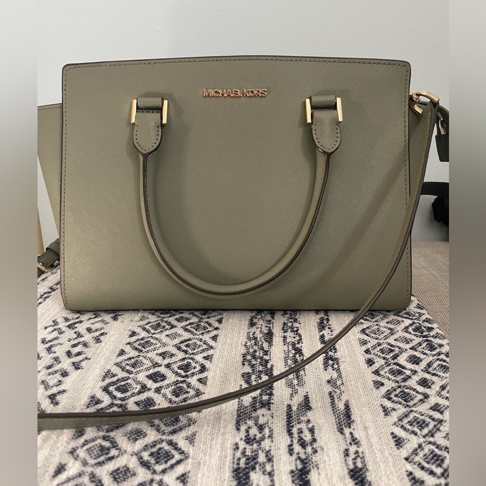 Michael Kors Selma Crossbody